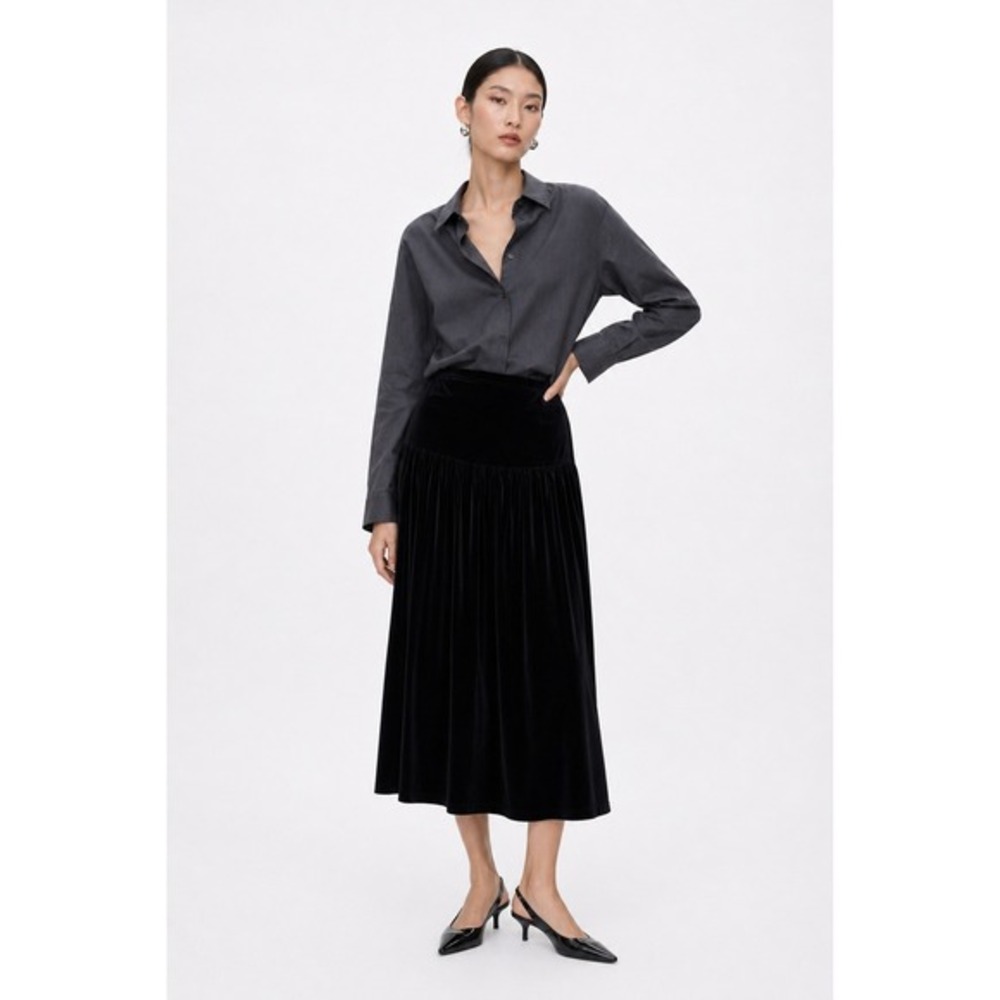 Lucy Paris Black Velvet Midi Skirt Side Zip Womens Size Small NWT
